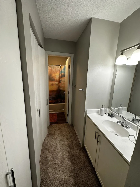 Glamorous 2B2BA with patio views and gym