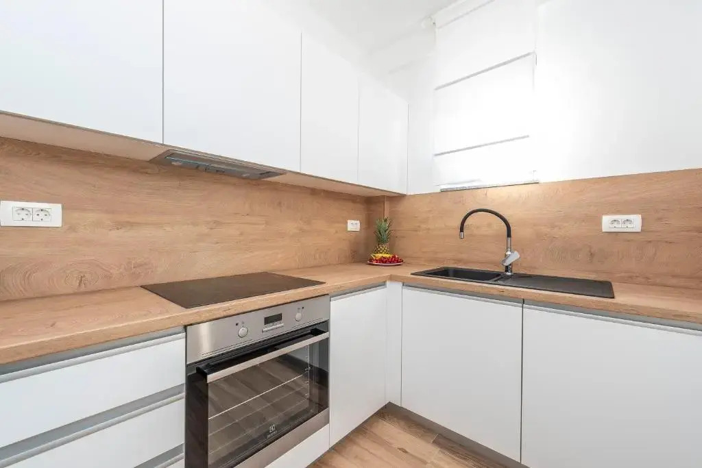LUXURY APARTMENTS - LA VIR 5& 6