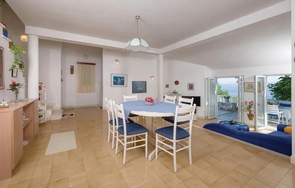 Awesome Home in Okrug Gornji With Wifi and 3 Bedrooms