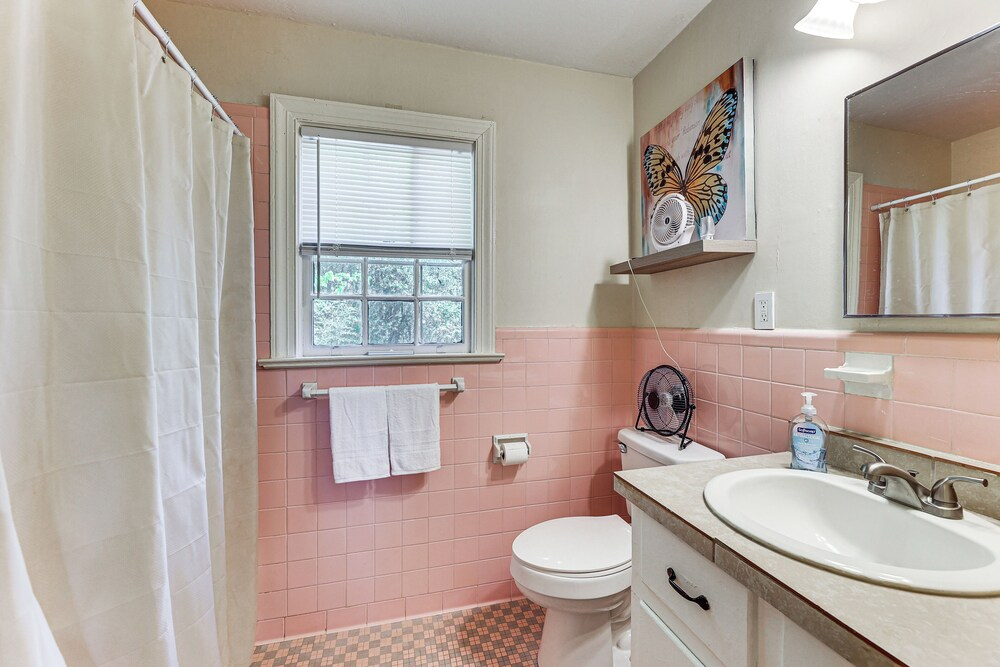 Spacious Retreat, 2 Miles to Tuskegee University