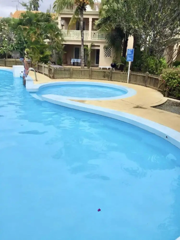 House With 4 Bedrooms in Flic en Flac, With Pool Access, Enclosed Gard