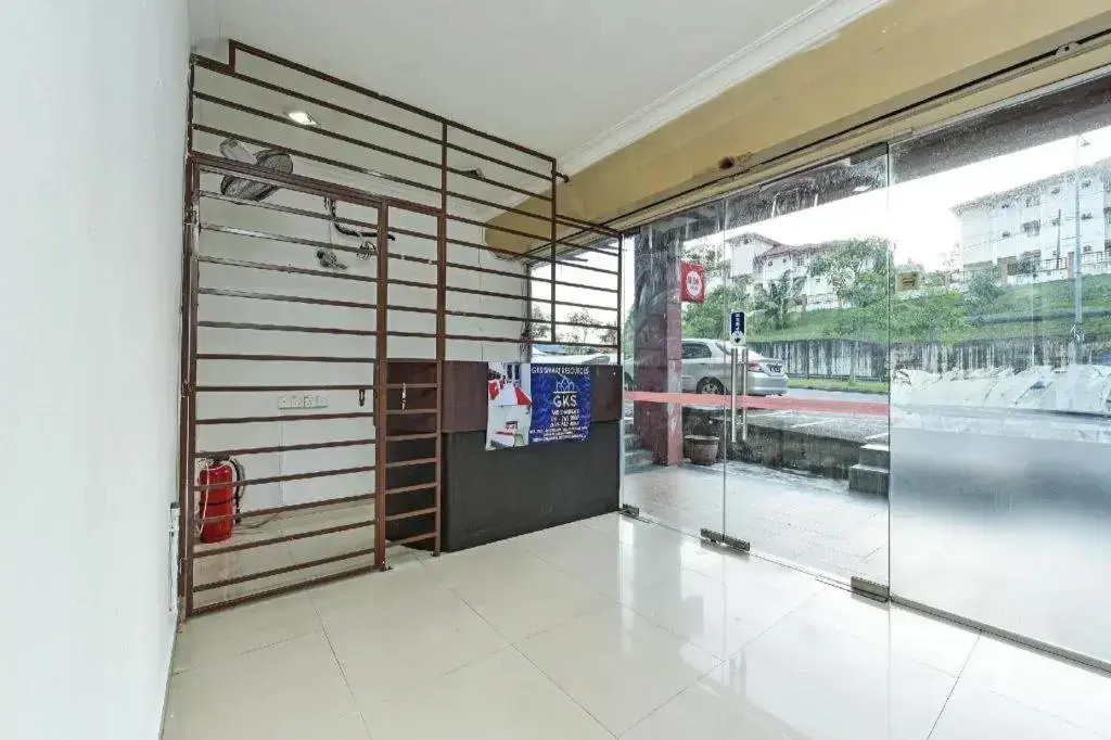 OYO 90892 L&E Hotel