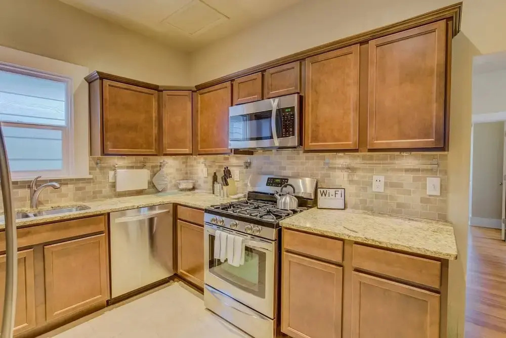 2BR Old Colorado City Garden of The Gods
