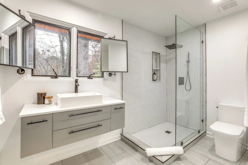 Mid-century Modern Luxe Retreat w/ Hot Tub & Decks
