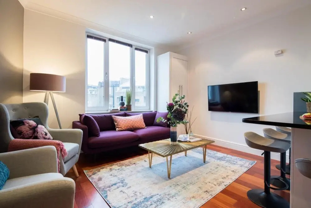 The Kensington Gardens - Modern & Bright 2BDR Flat