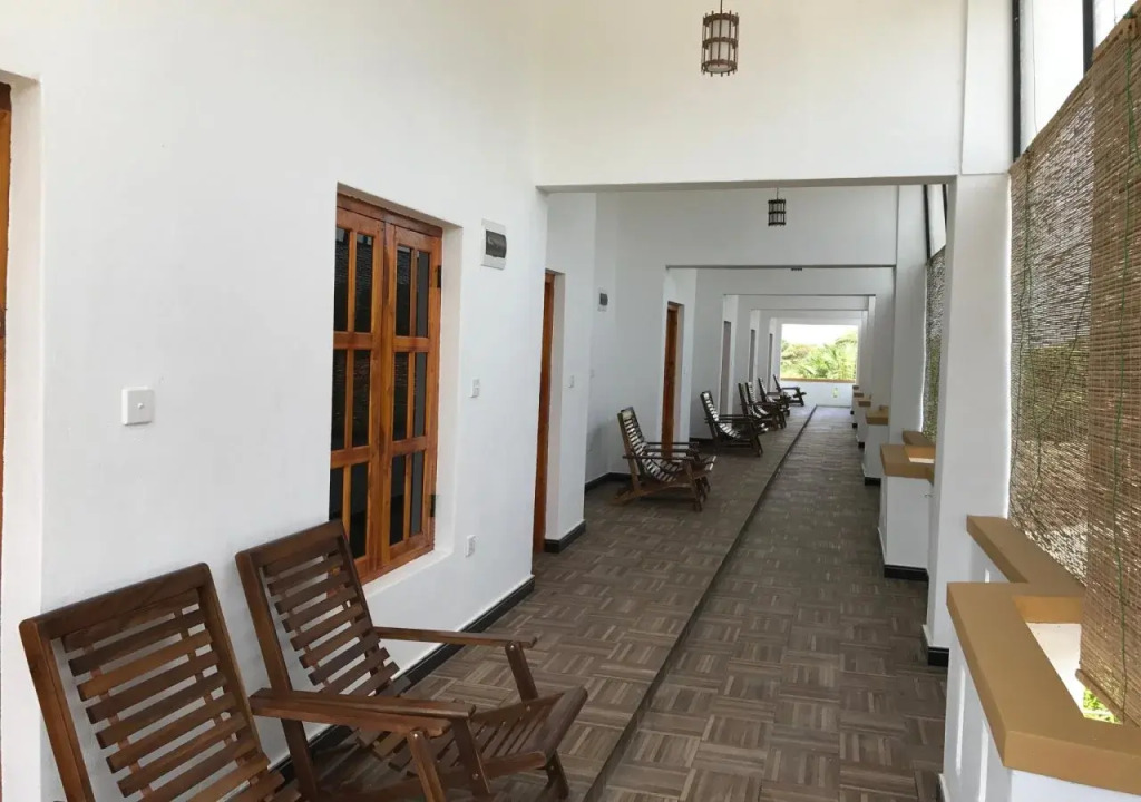 Shadow Bay Hotel