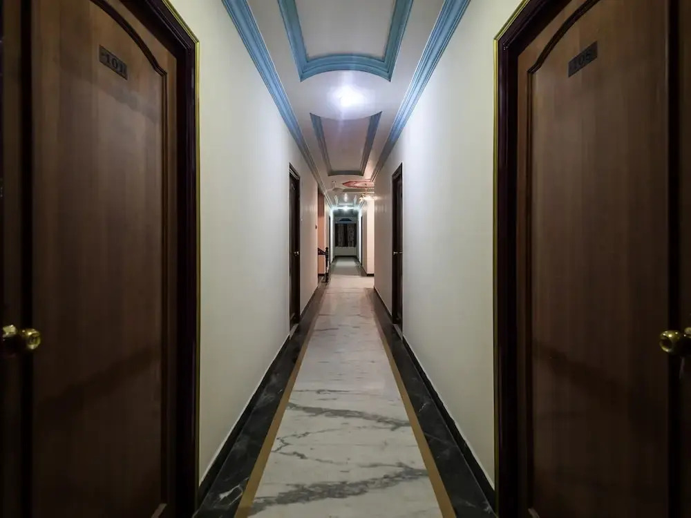 OYO 19937 Hotel Rajkamal International