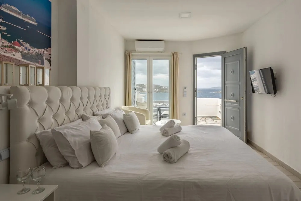 Maroulinas View Studios & Apartments