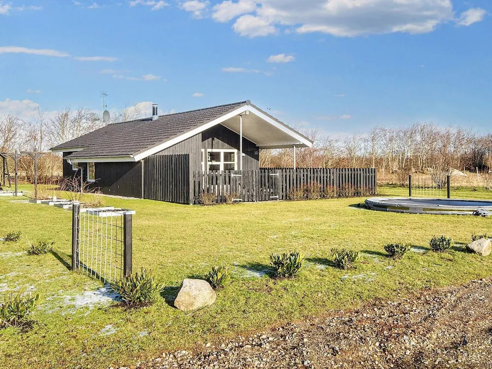 Three-Bedroom Holiday Home In Tarm