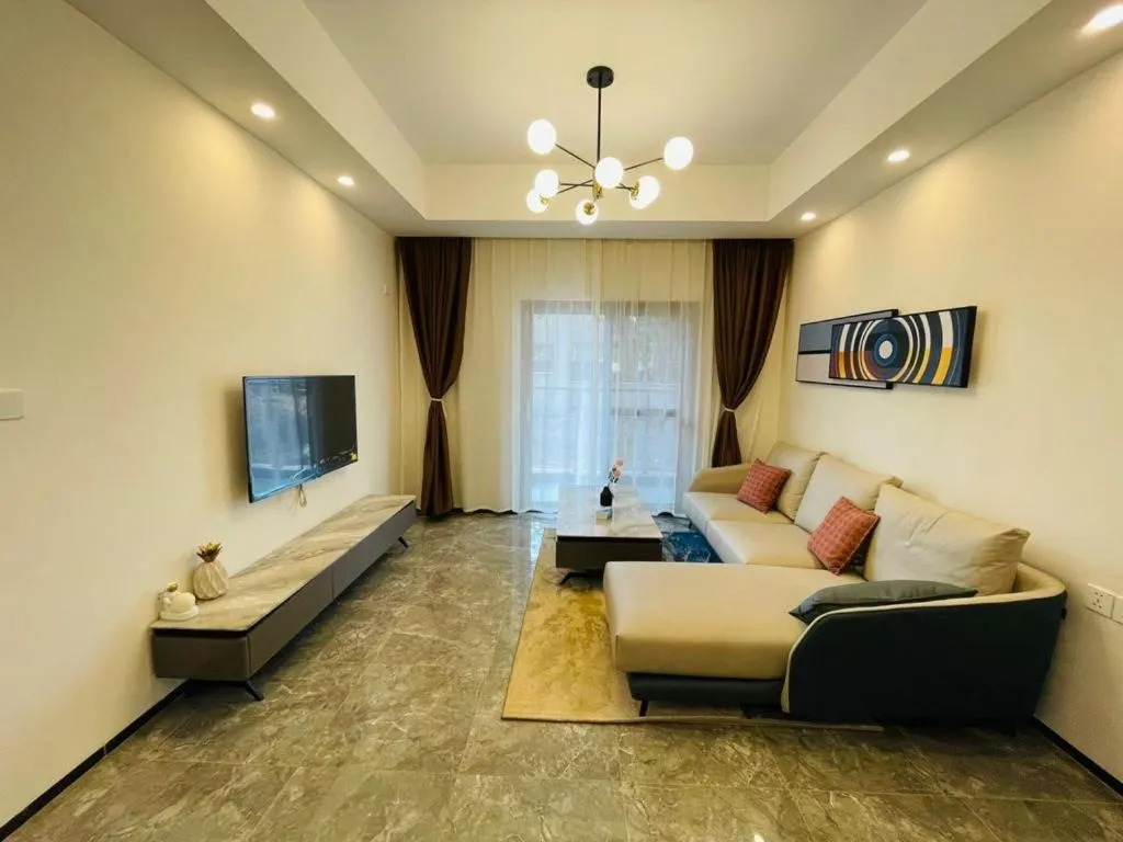 Elizabeth Golf Apartment