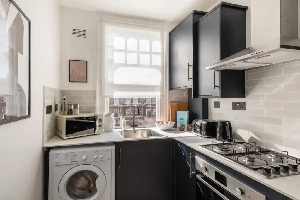 The Battersea Retreat - Modern & Bright 1bdr Apartment with Balcony