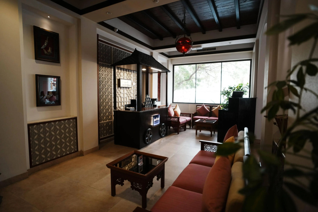 Отель Delmon International Hotel