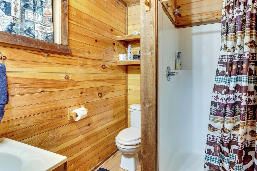 Cedar Falls Cabins #6: Hillside w/ Views!