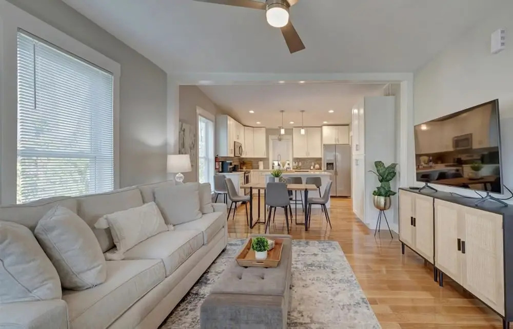 Fall Festivities - 4BR Home by IU Stadium Bloomington Bliss
