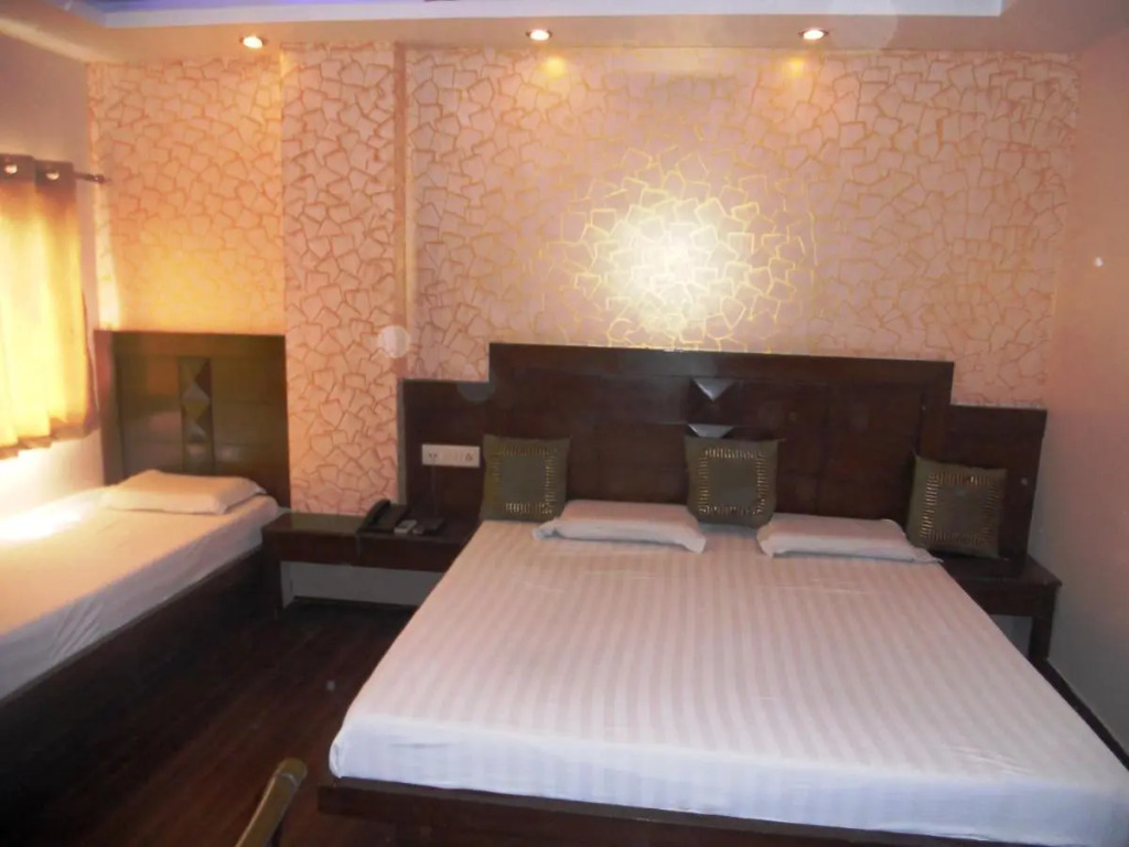 Amax Inn