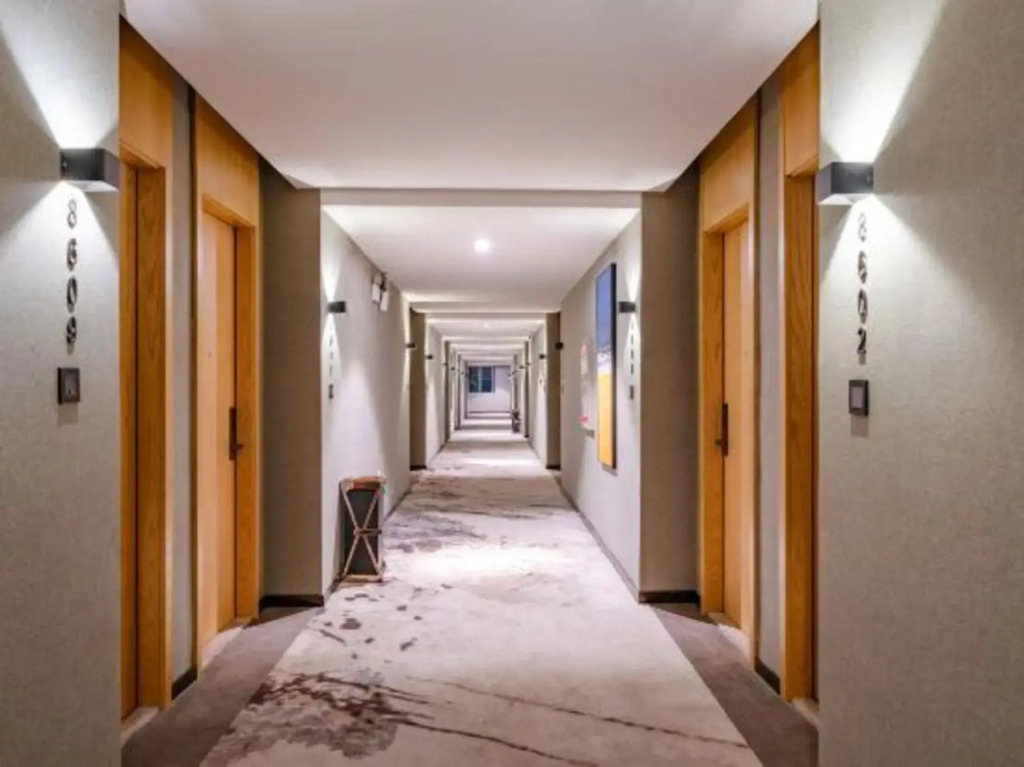 Xinyue Hotel (Liaobu Wanrun Plaza)