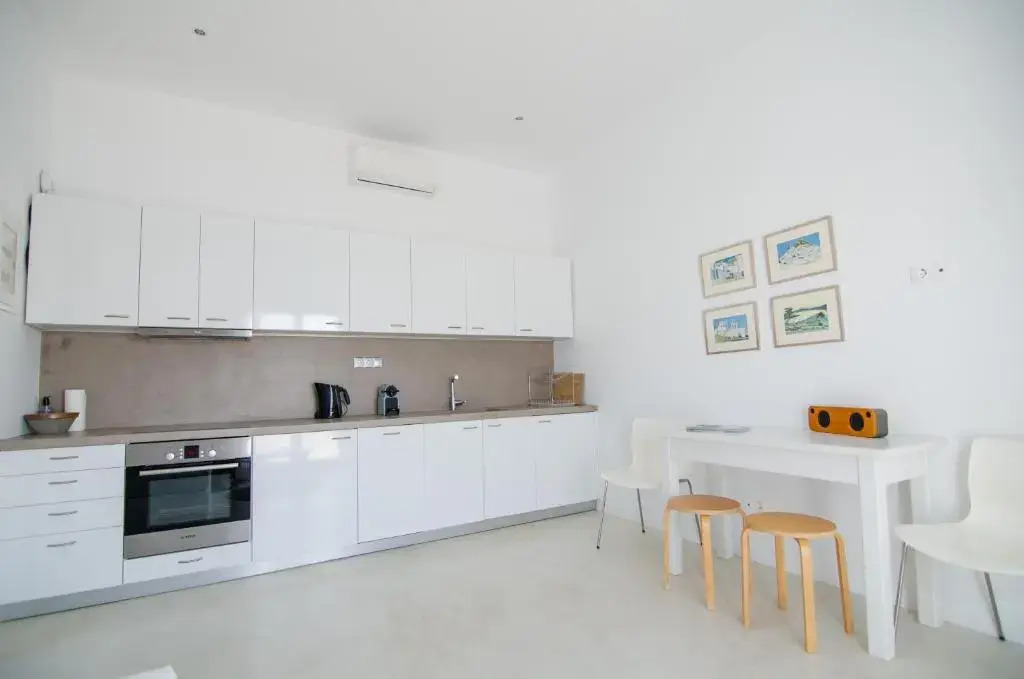 Theros apartments 1