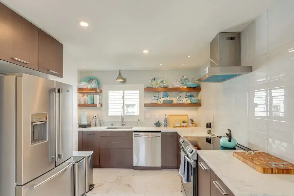 Port Clinton Home w/ Lake View - Walk to Beach!