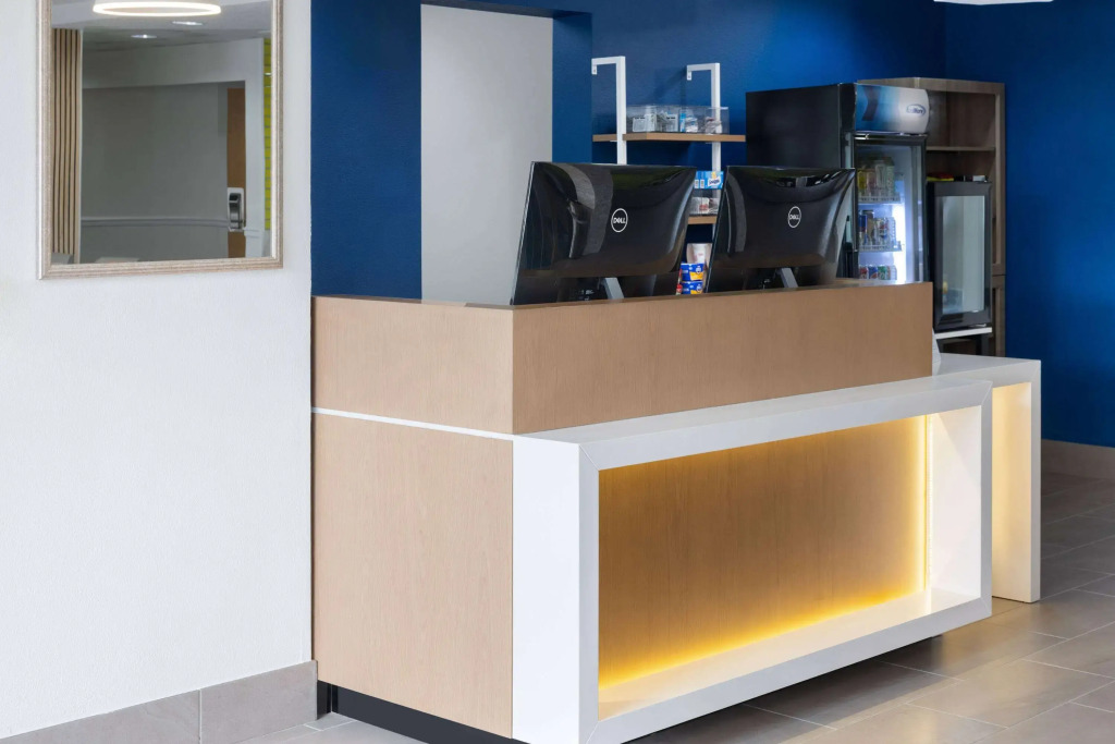 Microtel Inn and Suites Dover