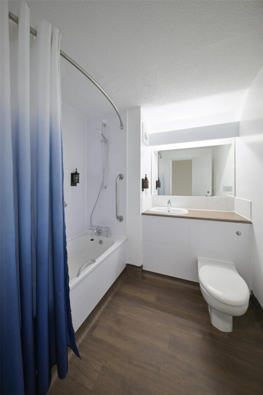 Travelodge Swansea M4