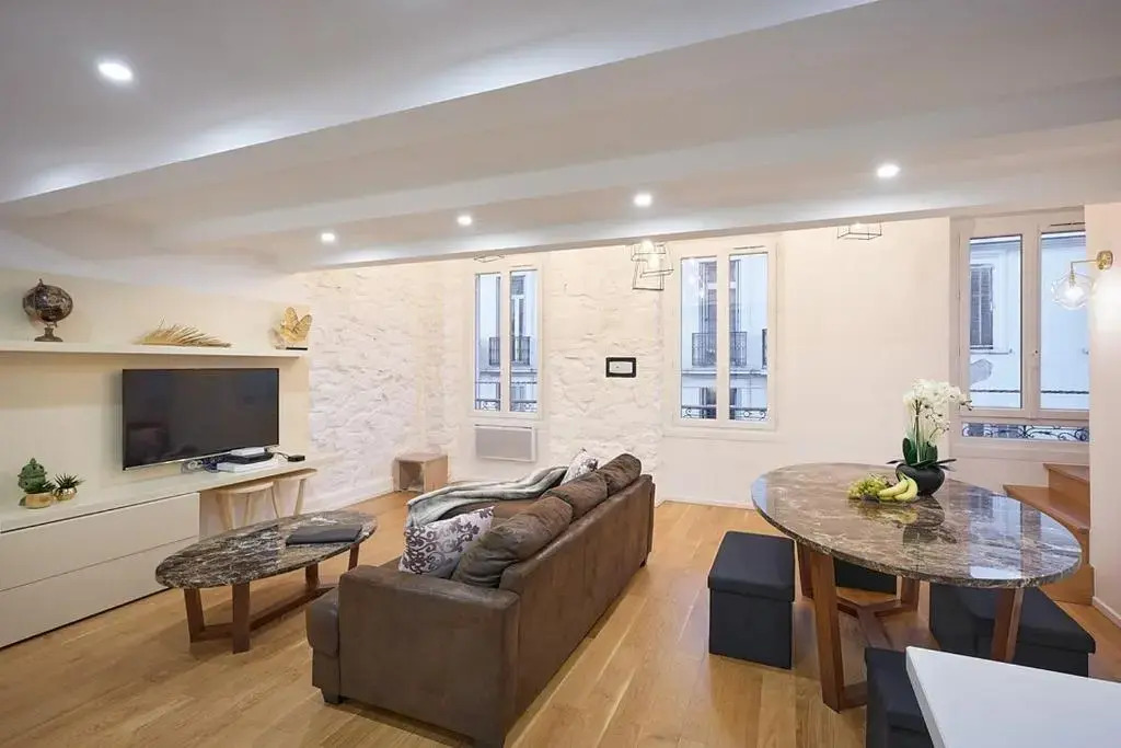 Sunlight Properties - Palme D Or - 2 Bedrooms, modern holiday rental apartment, hyper central