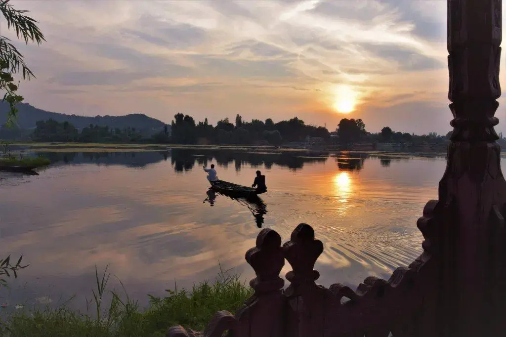Golden Flower Heritage Houseboats