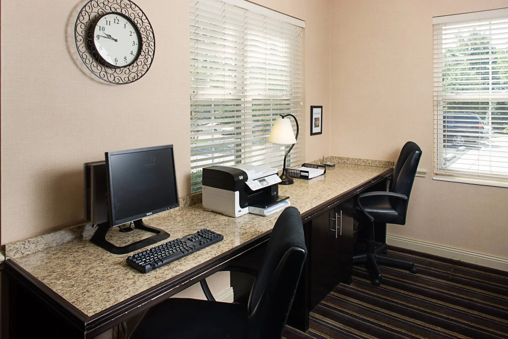 Courtyard by Marriott Richmond Northwest