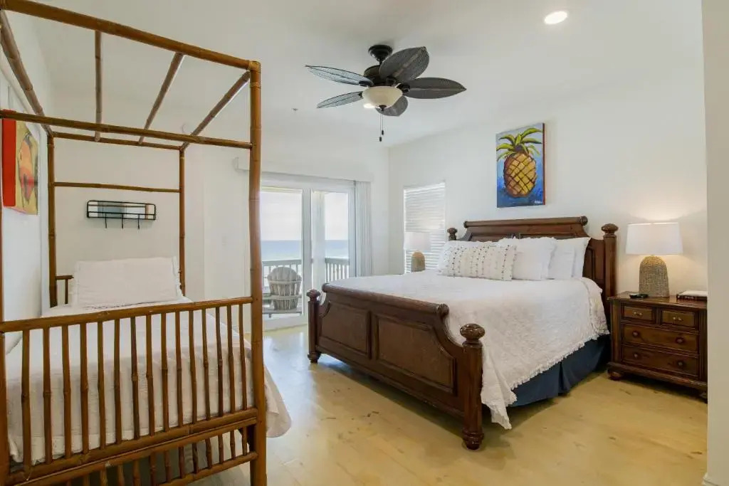 Romar House At Beachside