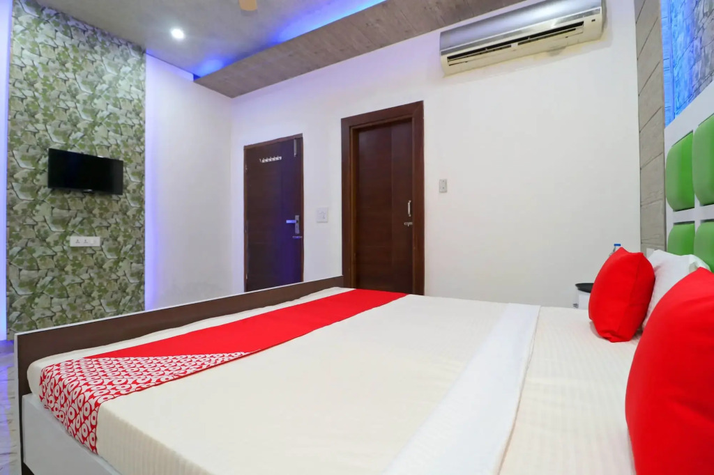 OYO 27916 Hotel Bubbles