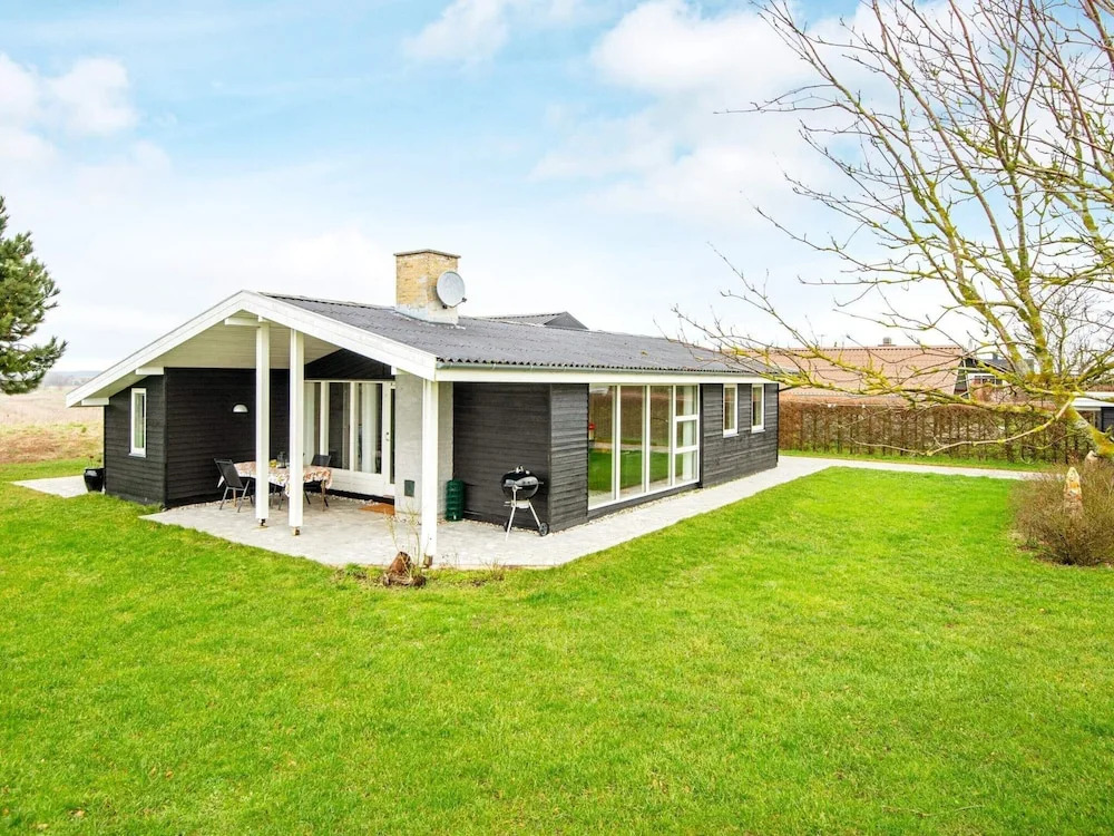 8 Person Holiday Home in Ebeltoft