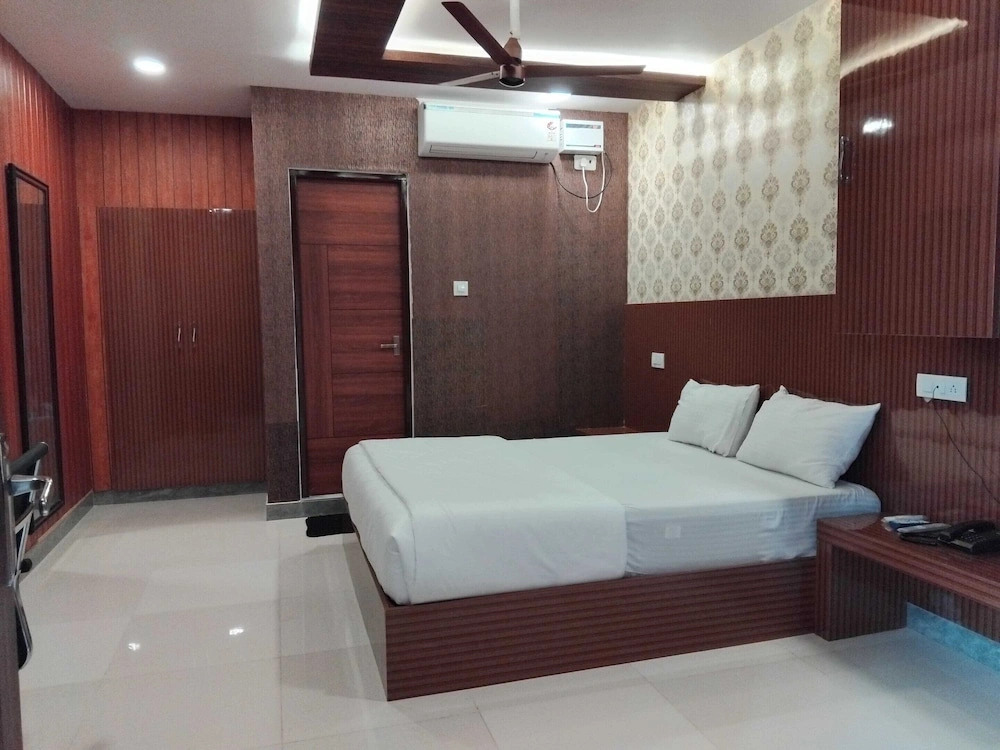 Townhouse Jawaharlal Nehru Stadium