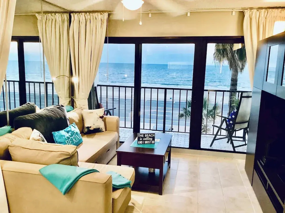 Shoreline Studio Condo for 4