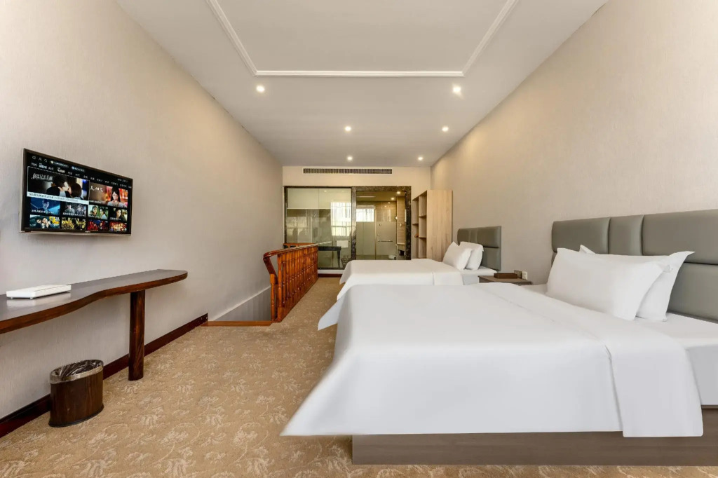 Qiaodu Hotel (Jiangmen Light Rail Station)