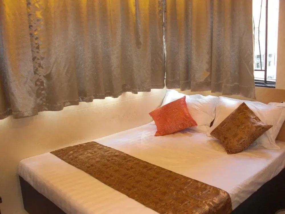 Dynasty Commercial Hotel