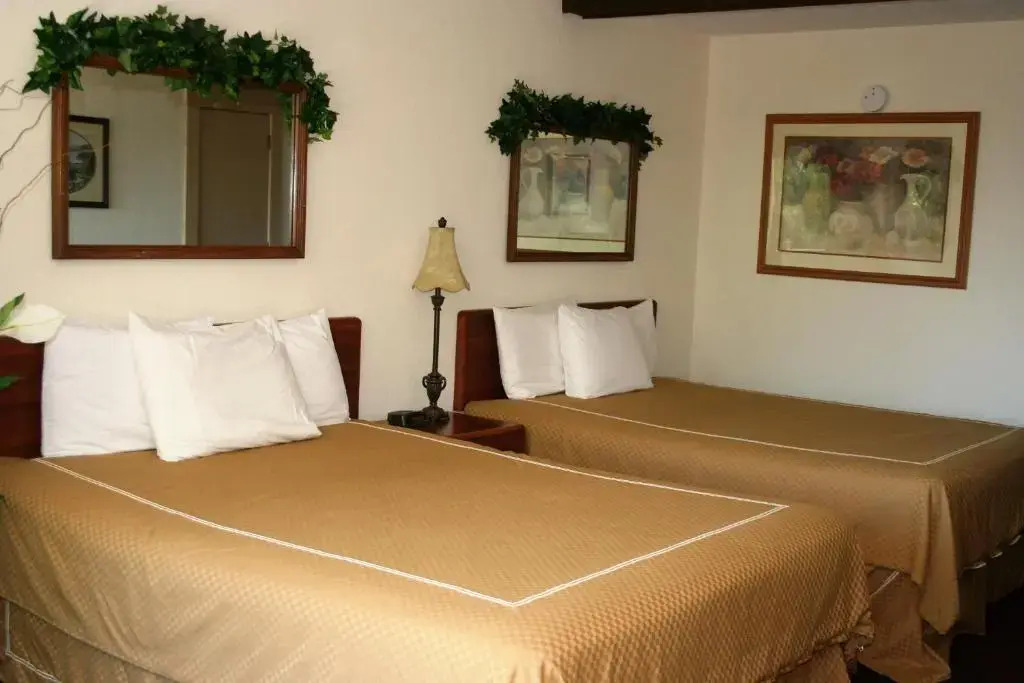 Passion Play Road Inn - Formerly Statue Road Inn