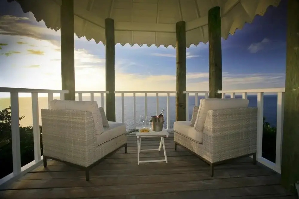 Beautiful cliffside 3 bedroom villa - Saline Reef 3 Villa by RedAwning