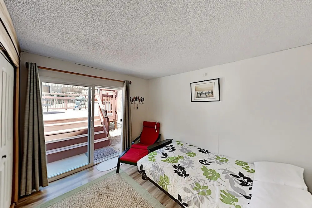 40256est 3 Bedroom Home