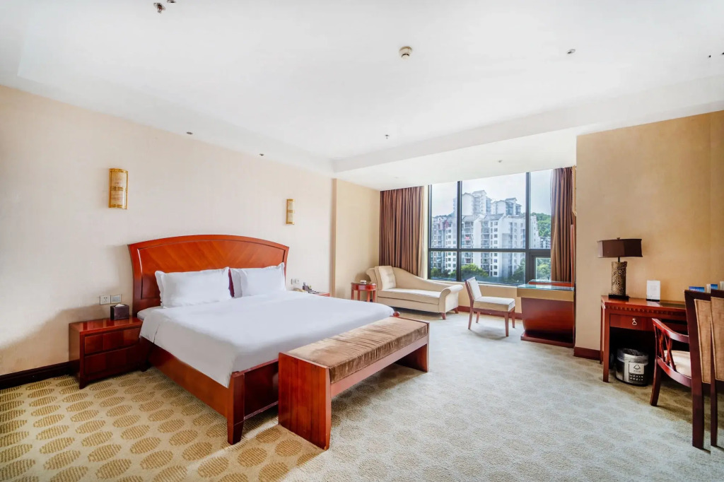 Ramada Plaza Chongqing West Hotel