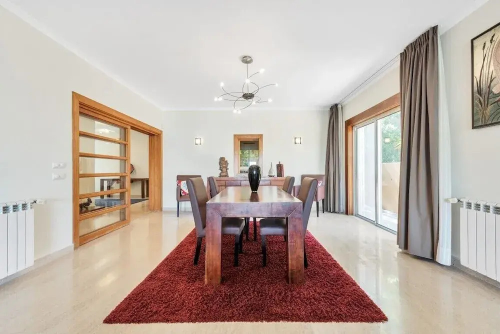 3 Bedroom Villa, Sleeps 6, with Pool, Air Con, WiFi & Walk to Shops