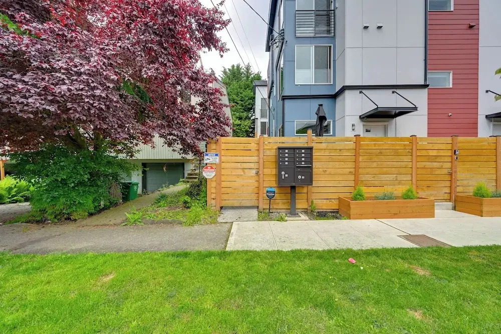 Seattle Townhome: Rooftop Deck < 7 Mi to Dtwn