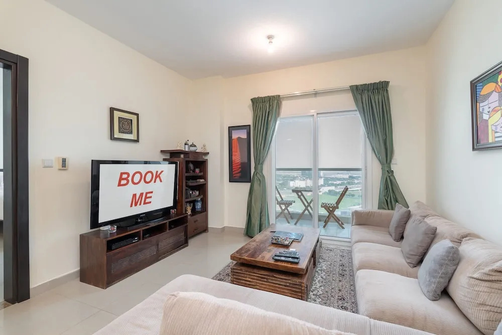 Charming Sun-filled 1-bedroom in Red Residence Dubai Sports City