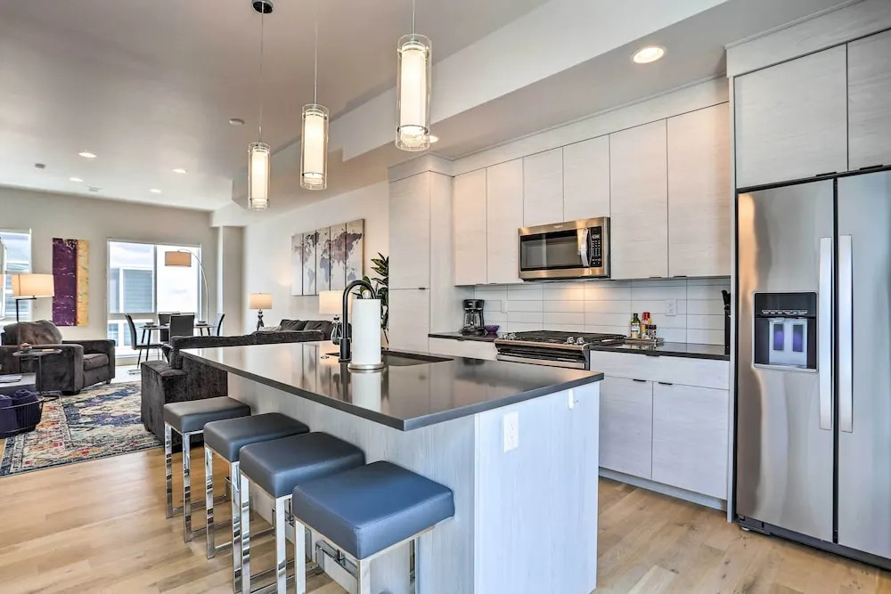 Trendy Denver Townhome - Walk to Mile High Stadium