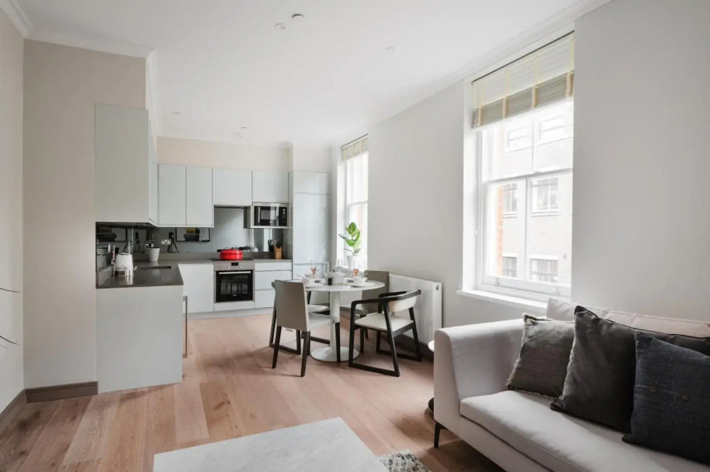 Cosy Two Bedroom Apartment in Holborn