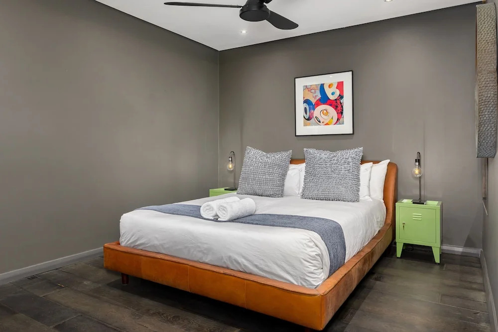 Portside 302