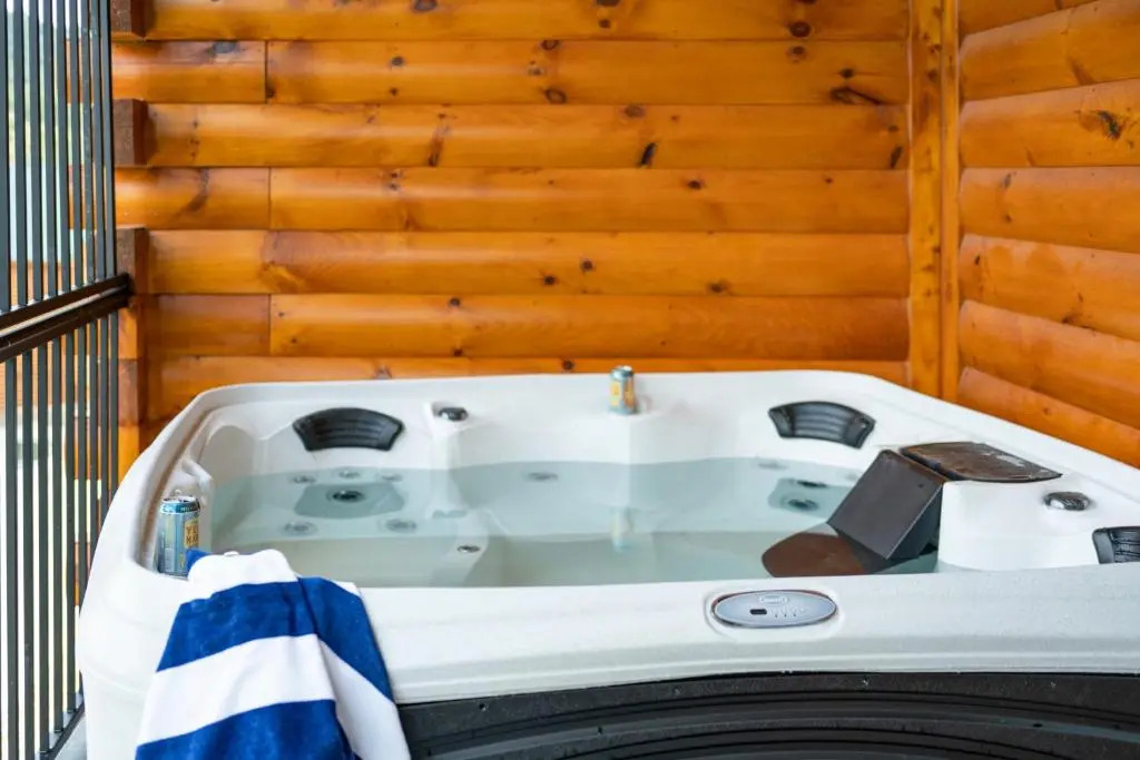 Duval by Avantstay 10min to DT Pigeon Forge w/ Indoor Pool, Hot Tub & Amazing Views!