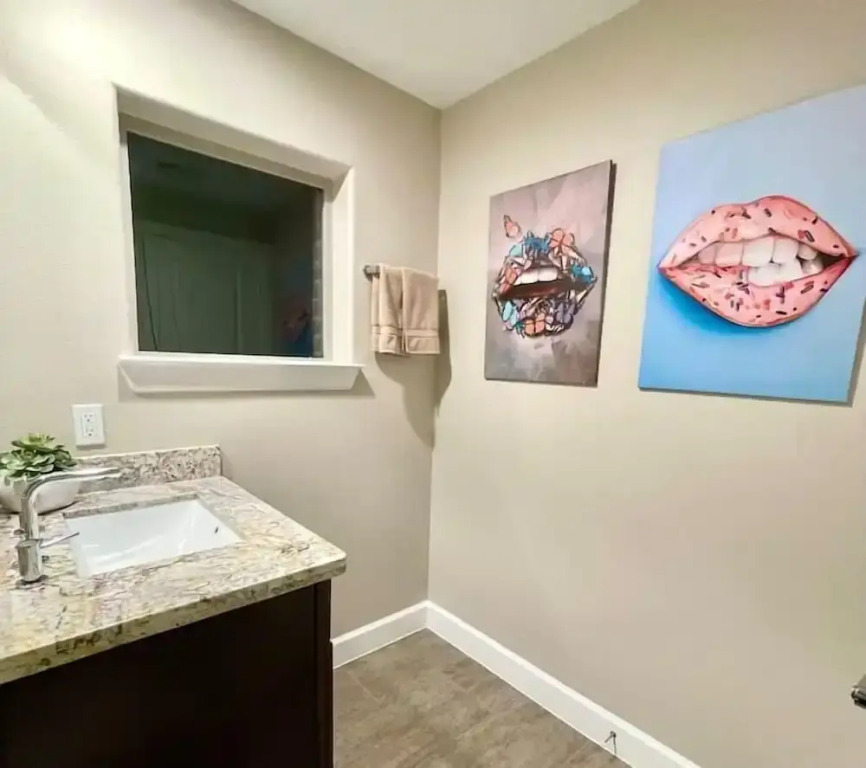 Posh Dtwn Midtown Home w Stunning Roof-topterrace