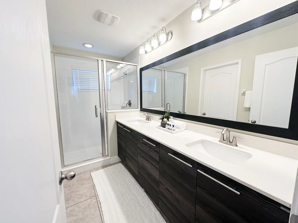 Balmoral Resort-162kb 4 Bedroom Home by RedAwning