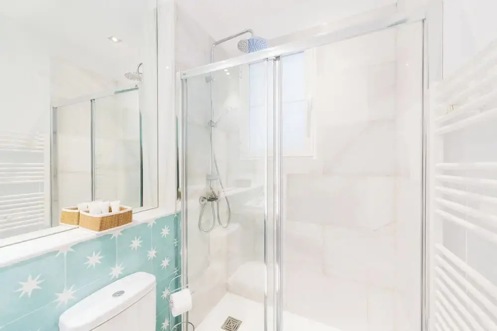 2 Bd Apartment Exclusive Location in Golden Mile Velazquez II
