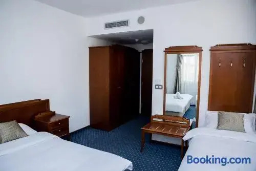 Hotel Hum
