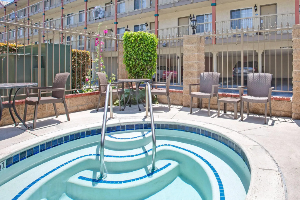 Days Inn by Wyndham Los Angeles LAX South Bay Beach City LA